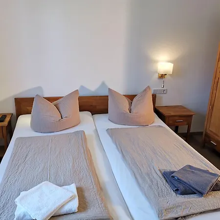 In Papstdorf Rübezahlstiege * Kurort Gohrisch